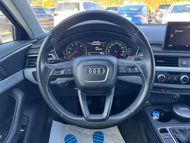 Audi A4 view 12