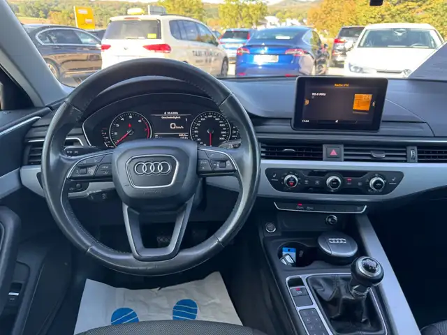 Audi A4 view 11