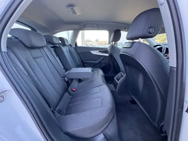 Audi A4 view 22