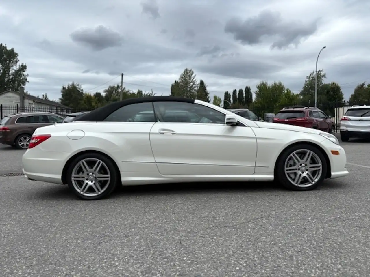 Mercedes-Benz E-Class photo Mercedes-Benz E-Class