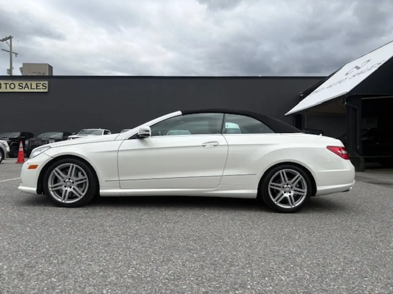 Mercedes-Benz E-Class photo Mercedes-Benz E-Class