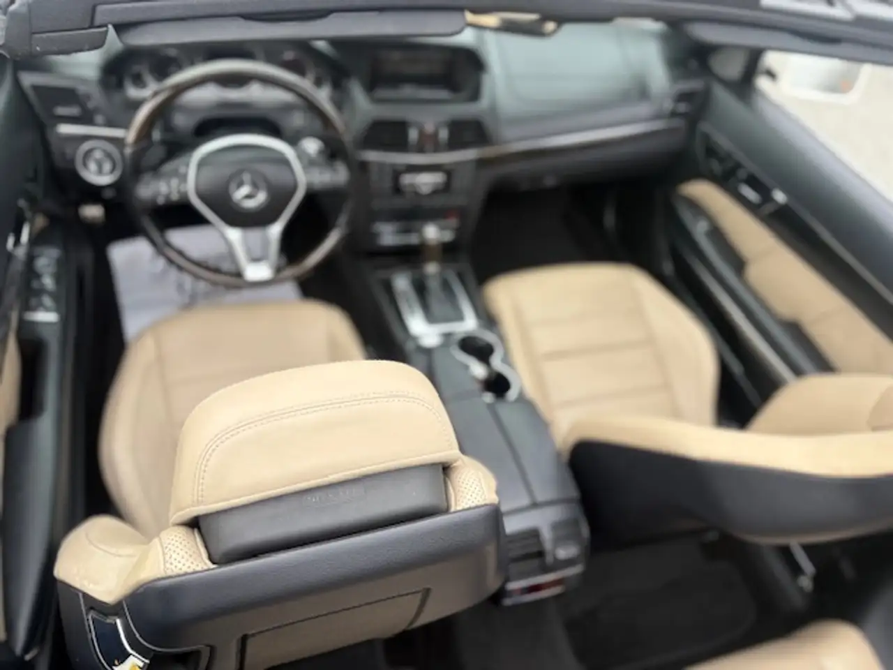 Mercedes-Benz E-Class photo Mercedes-Benz E-Class
