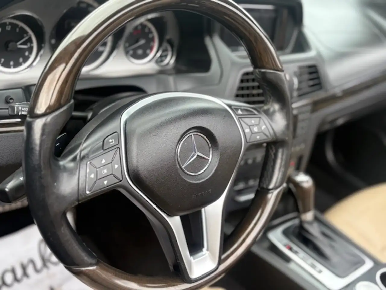 Mercedes-Benz E-Class photo Mercedes-Benz E-Class