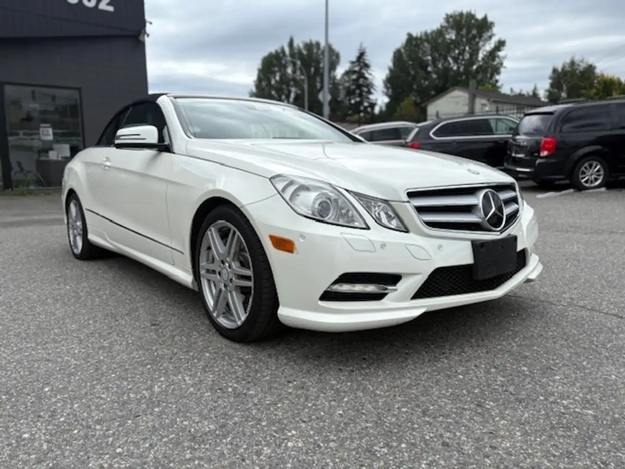 Mercedes-Benz E-Class photo Mercedes-Benz E-Class