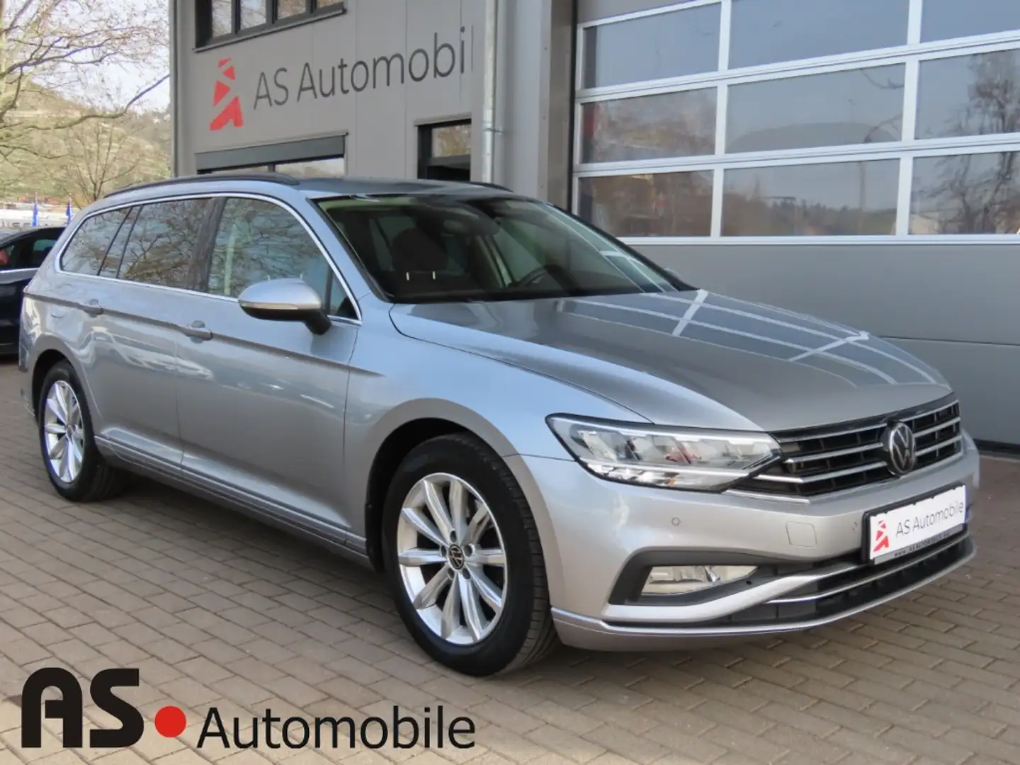 Volkswagen Passat Variant Business 1.Hd*LED*Navi*Kam*SHZ*8-f Silber - 1