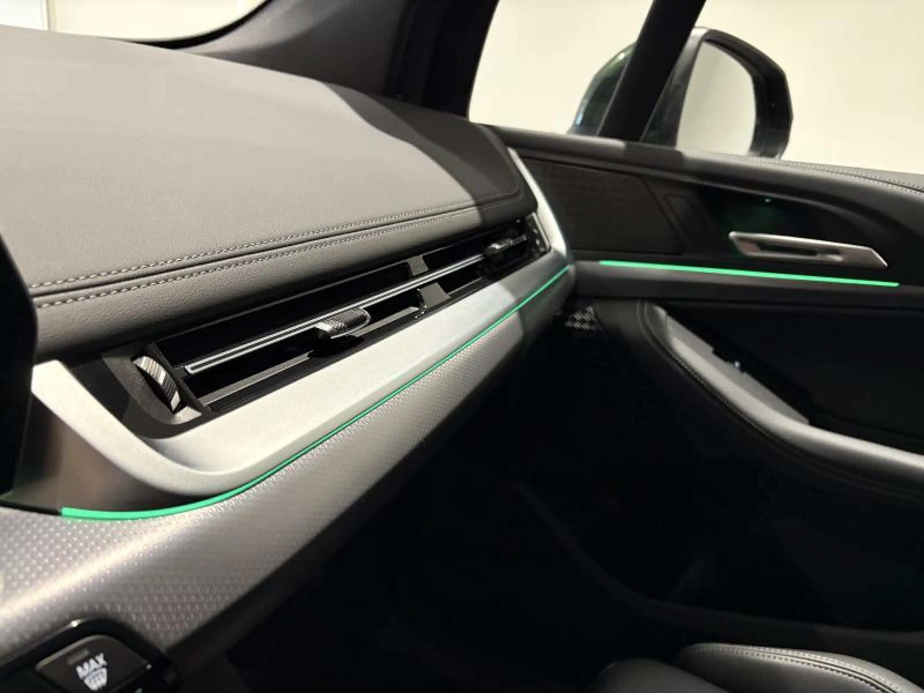 BMW 225 xDrive Active Tourer — photo 12