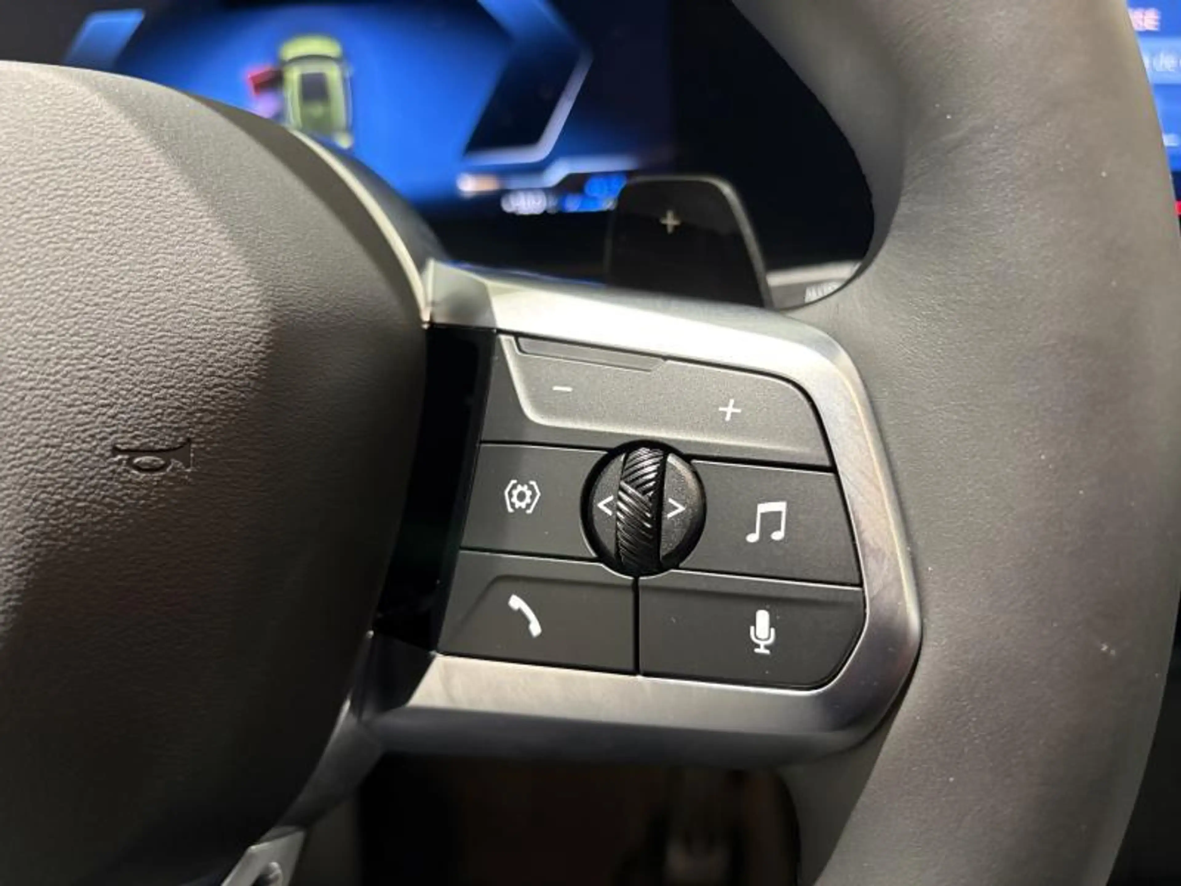 BMW 225 xDrive Active Tourer — photo 9