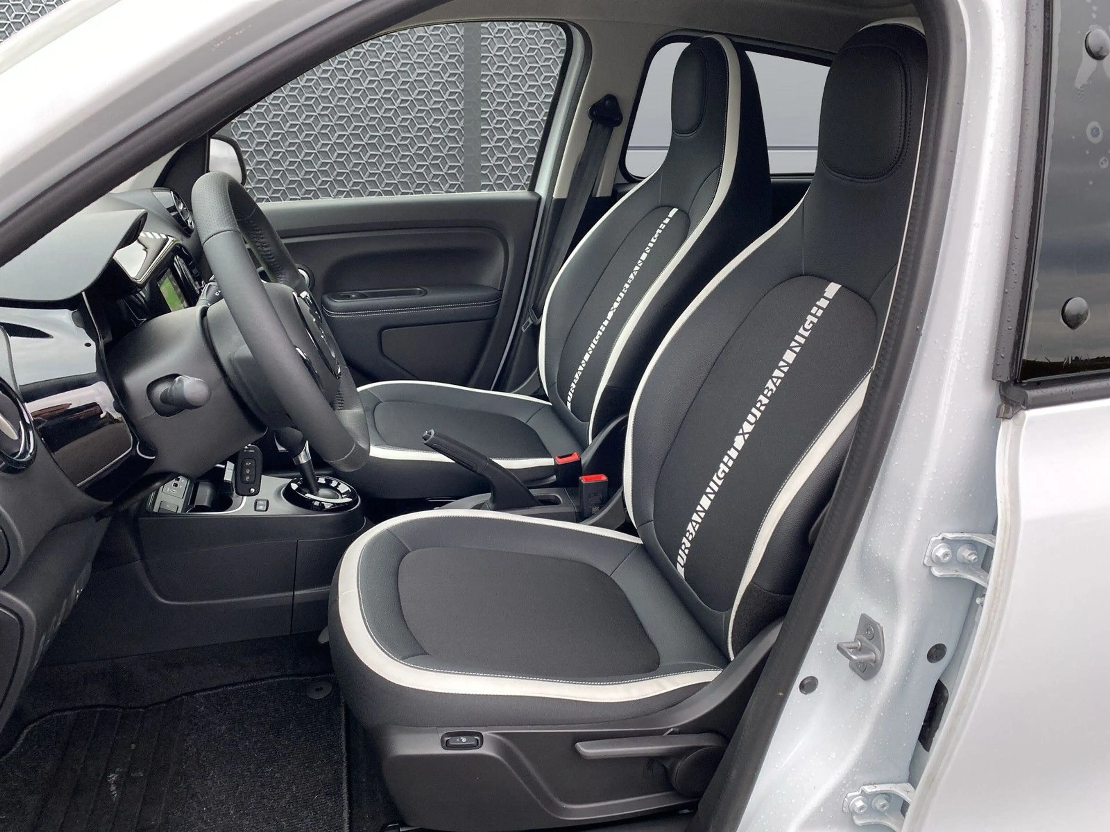 Renault Twingo Urban Night E-Tech Navi Kamera Sitzheiz — photo 6