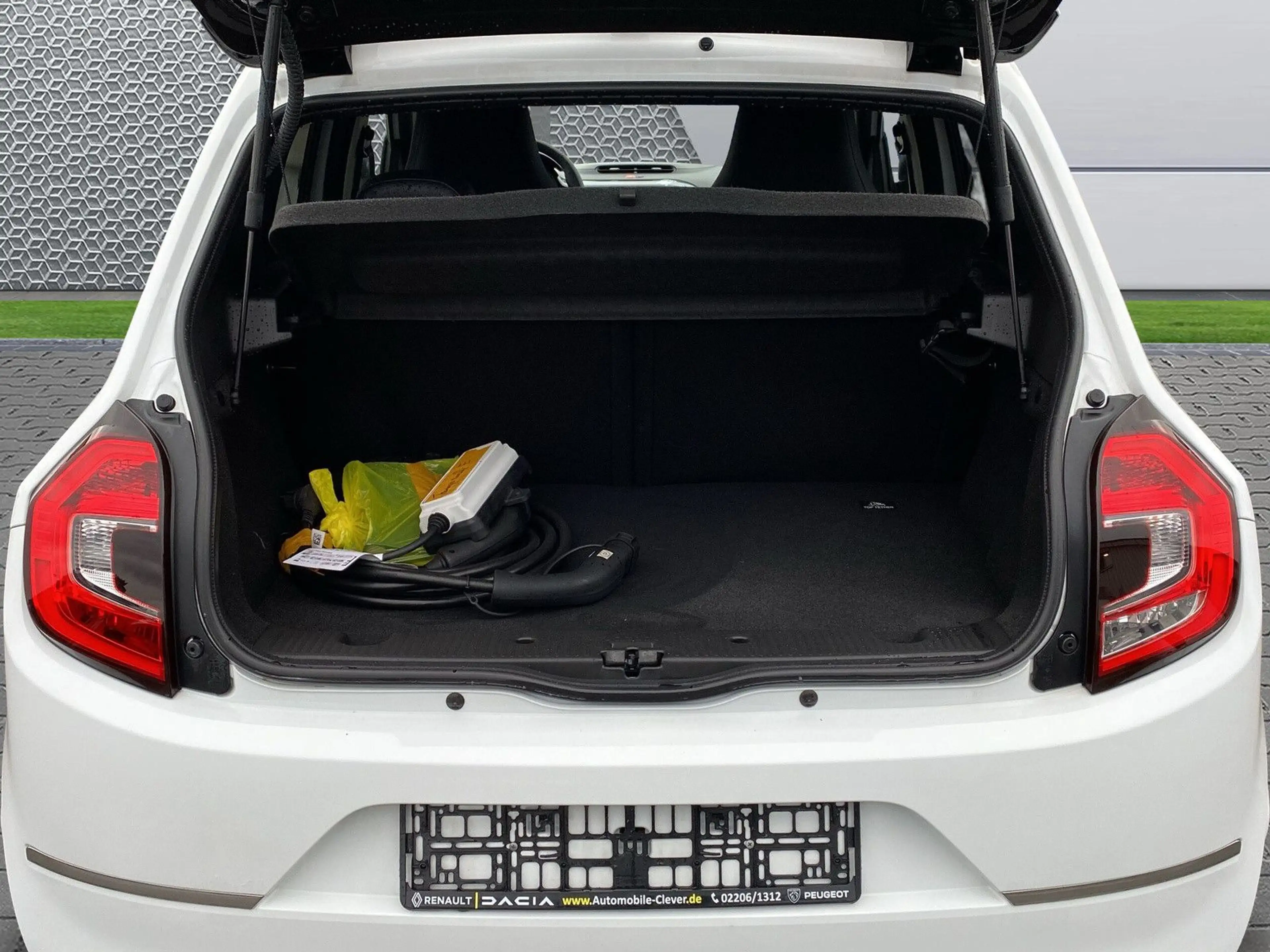 Renault Twingo Urban Night E-Tech Navi Kamera Sitzheiz — photo 4