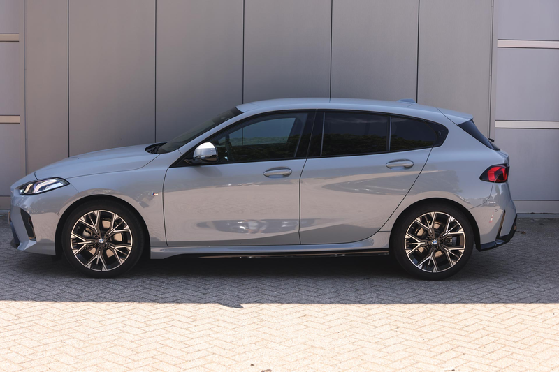 BMW 120 1 Serie M Sport Automaat / Sportstoelen / M Adapti — photo 7