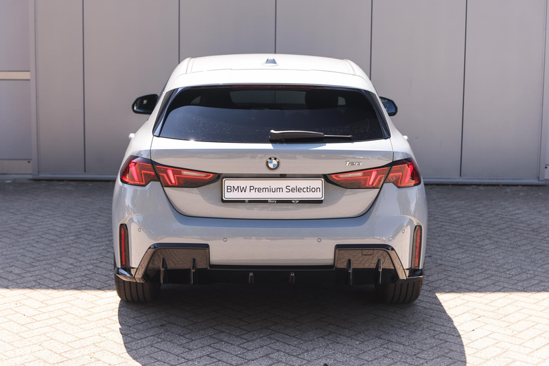 BMW 120 1 Serie M Sport Automaat / Sportstoelen / M Adapti — photo 6
