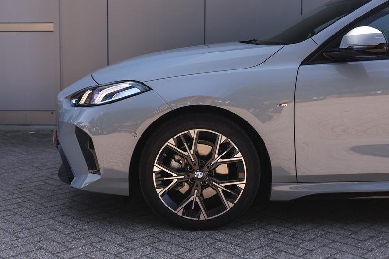 BMW 120 1 Serie M Sport Automaat / Sportstoelen / M Adapti — photo 4