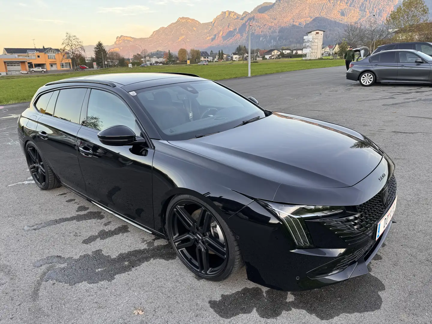 Peugeot 508 SW Hybrid 225 PHEV e-EAT8 GT Aut. Schwarz - 2