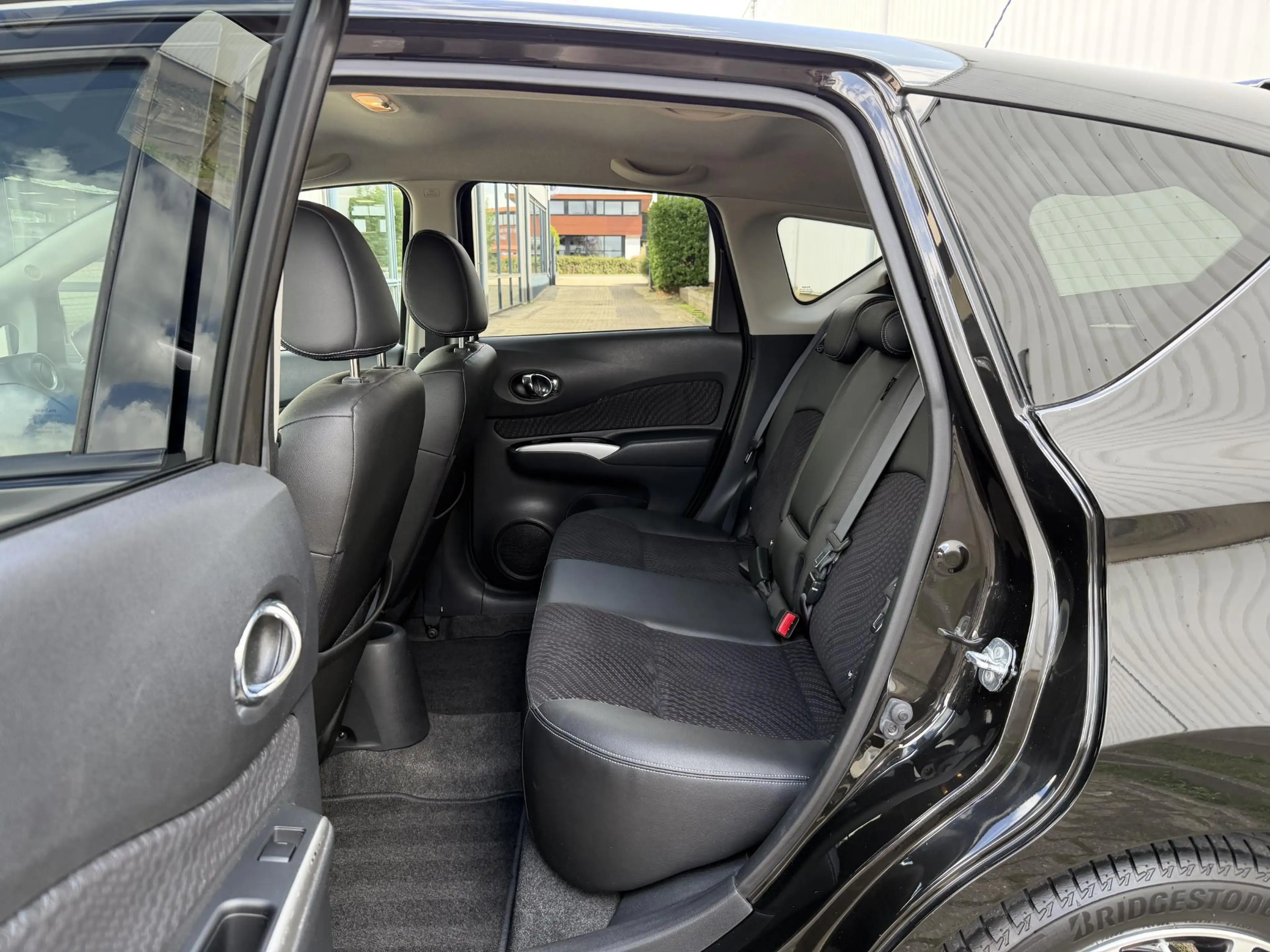 Nissan Note 1.2 Tekna | Dealer-Onderhouden/360° Camera/16-inch — photo 35
