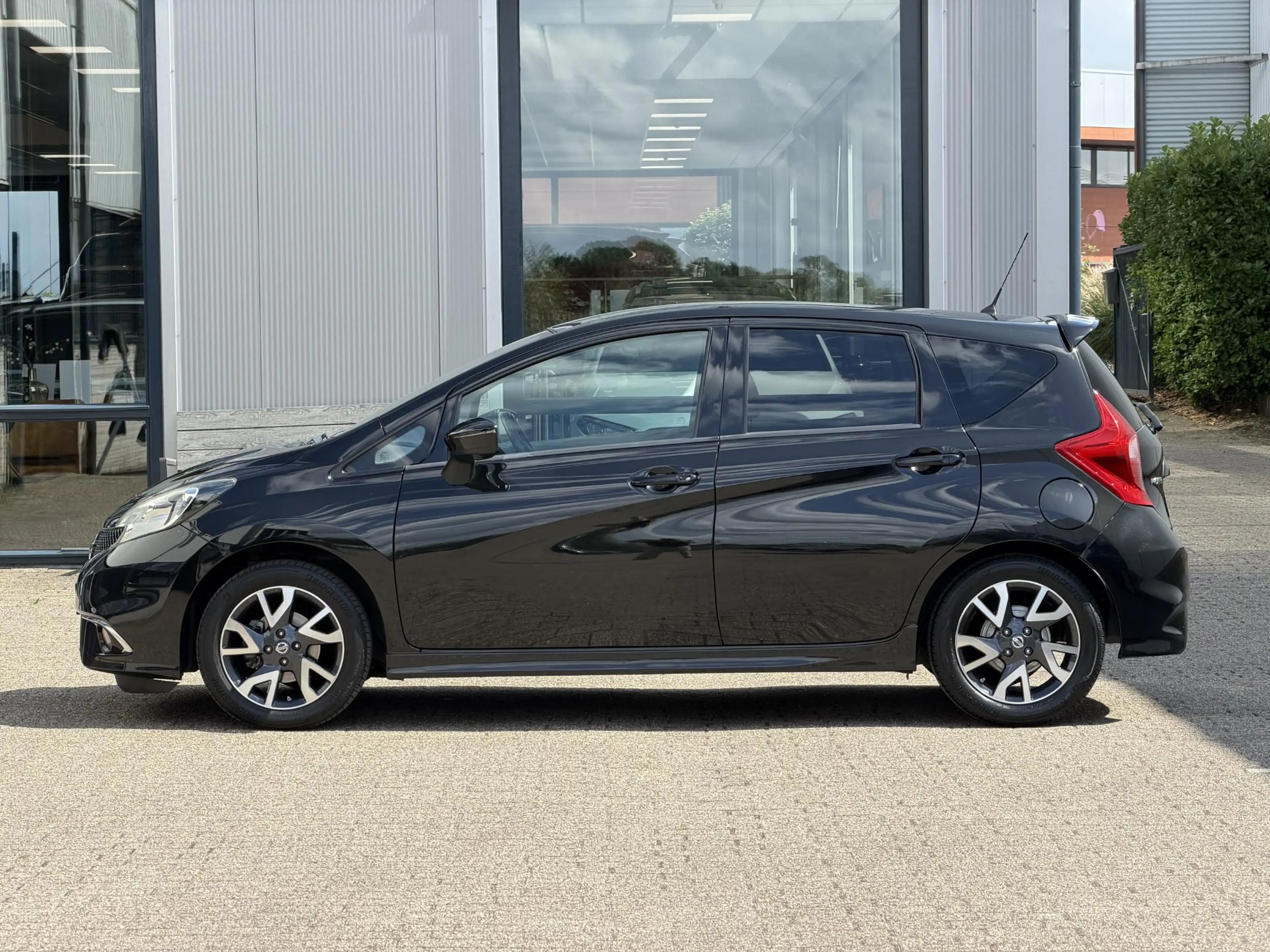 Nissan Note 1.2 Tekna | Dealer-Onderhouden/360° Camera/16-inch — photo 33
