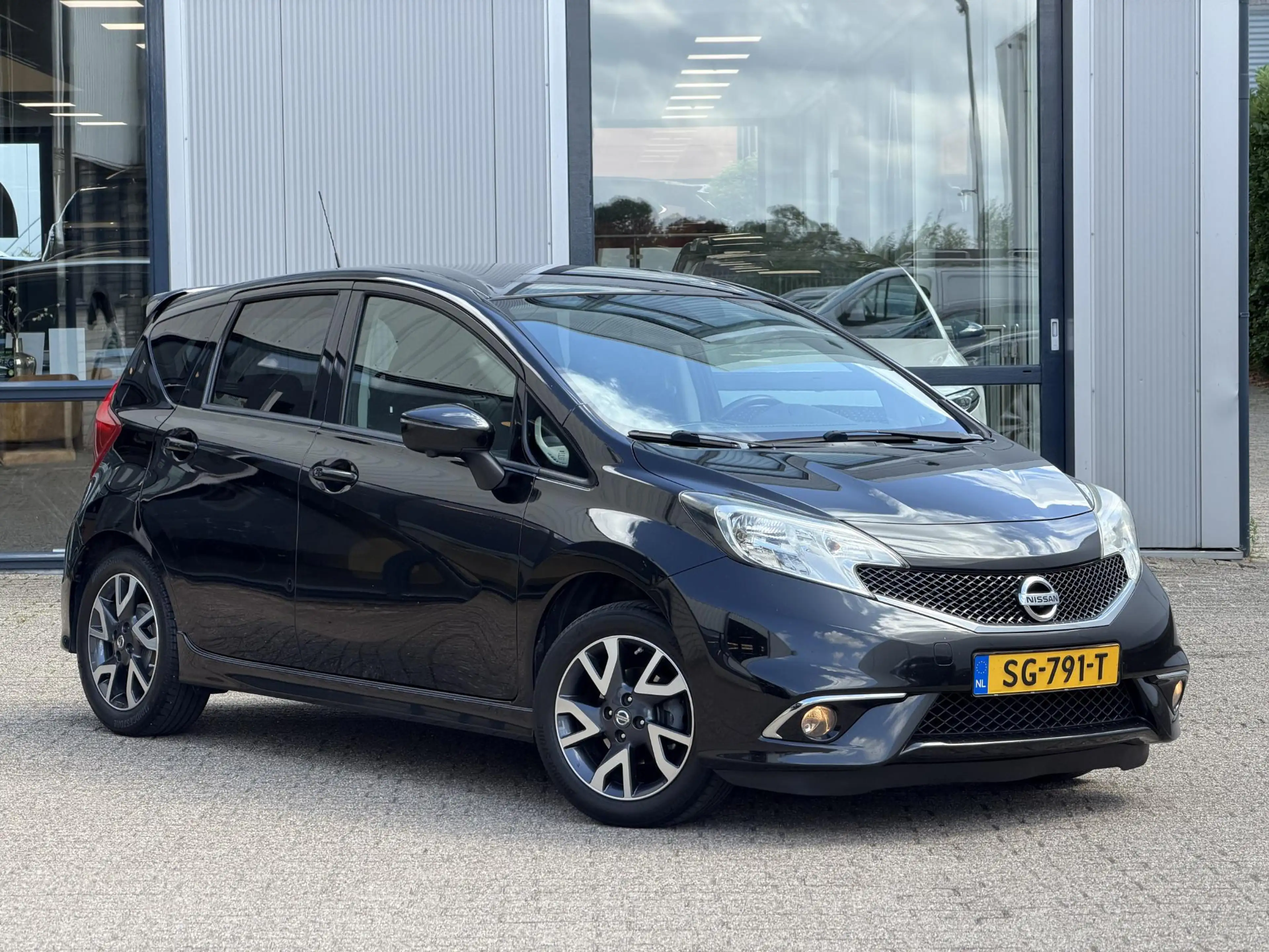 Nissan Note 1.2 Tekna | Dealer-Onderhouden/360° Camera/16-inch — photo 11