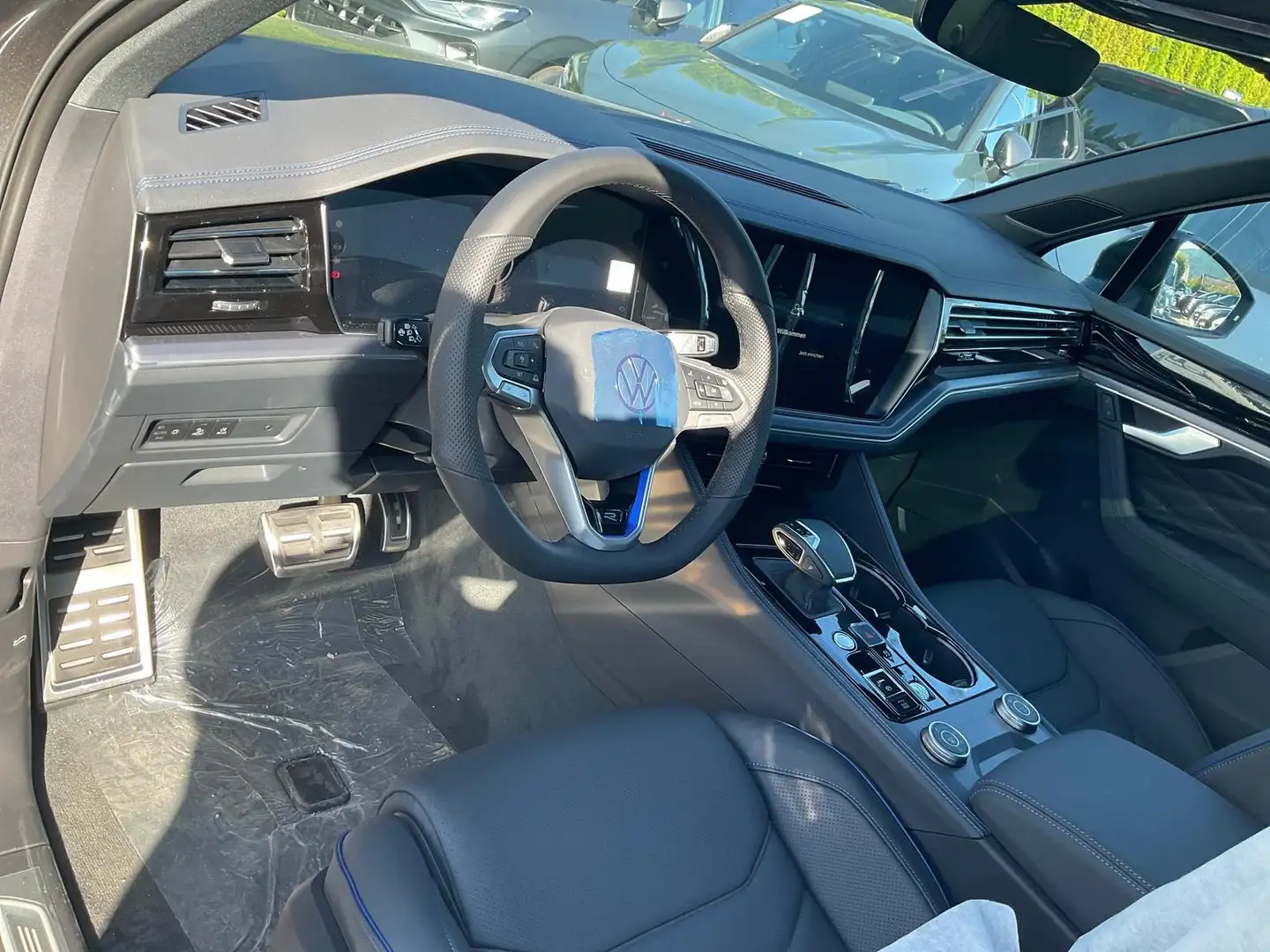Volkswagen Touareg 3.0 TSI eHybrid 340 kW 4Motion R 4M, Pano, HuD,... Grijs - 1