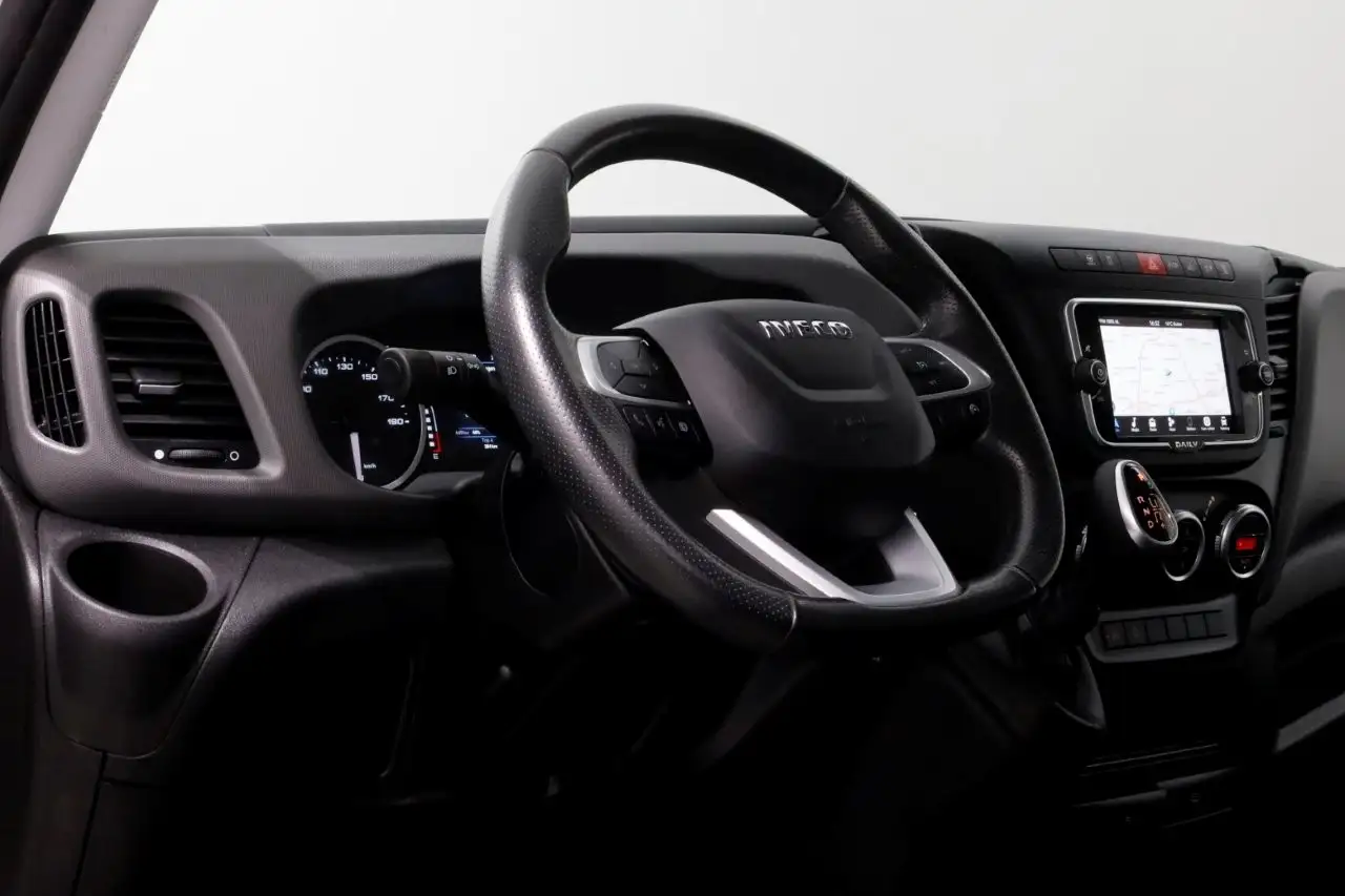 Iveco Daily 2022 — фото 14