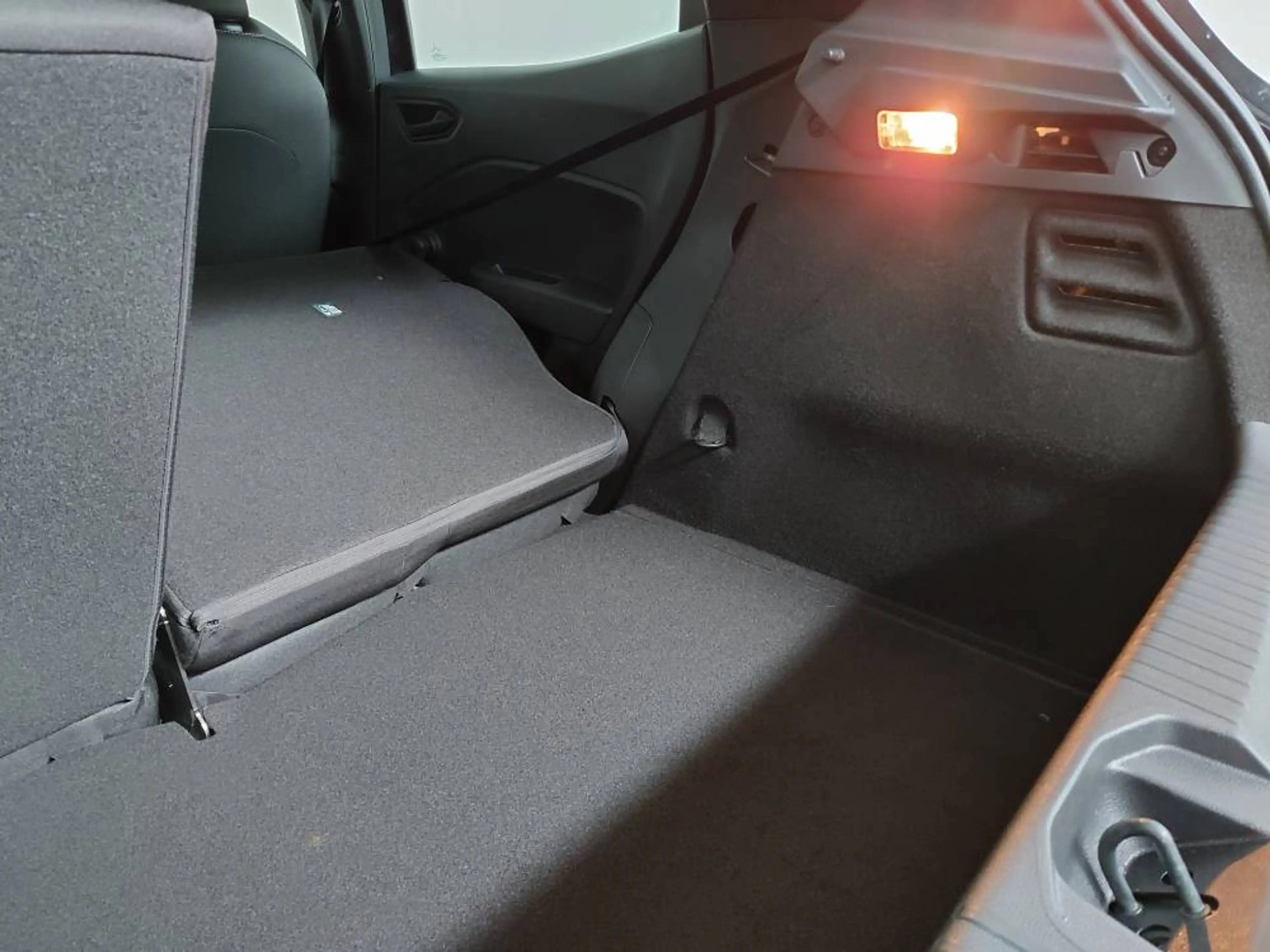 Mitsubishi Colt BASIS 1,0 l, LED-Licht, DAB, 5-Sitzer, Klima, uvm. — photo 9