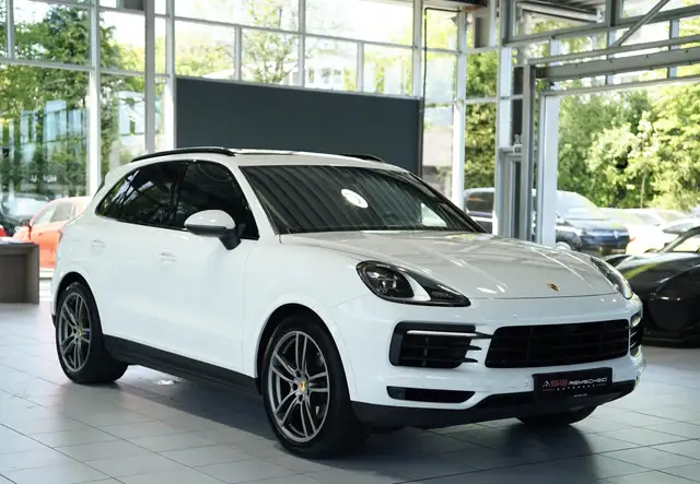 Porsche Cayenne view 5