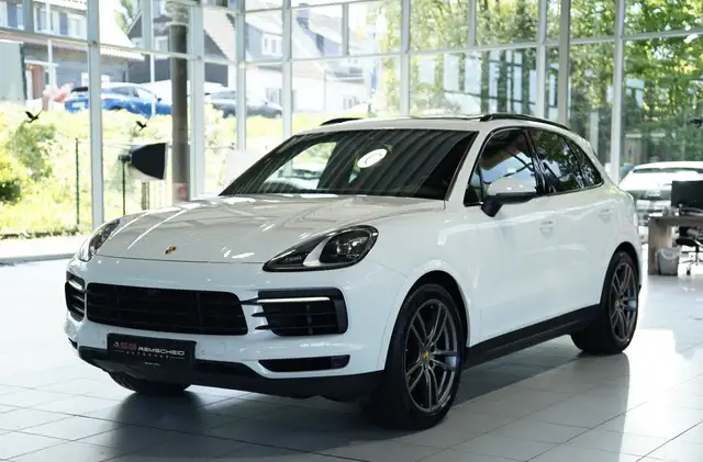 Porsche Cayenne view 4