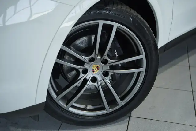 Porsche Cayenne view 2