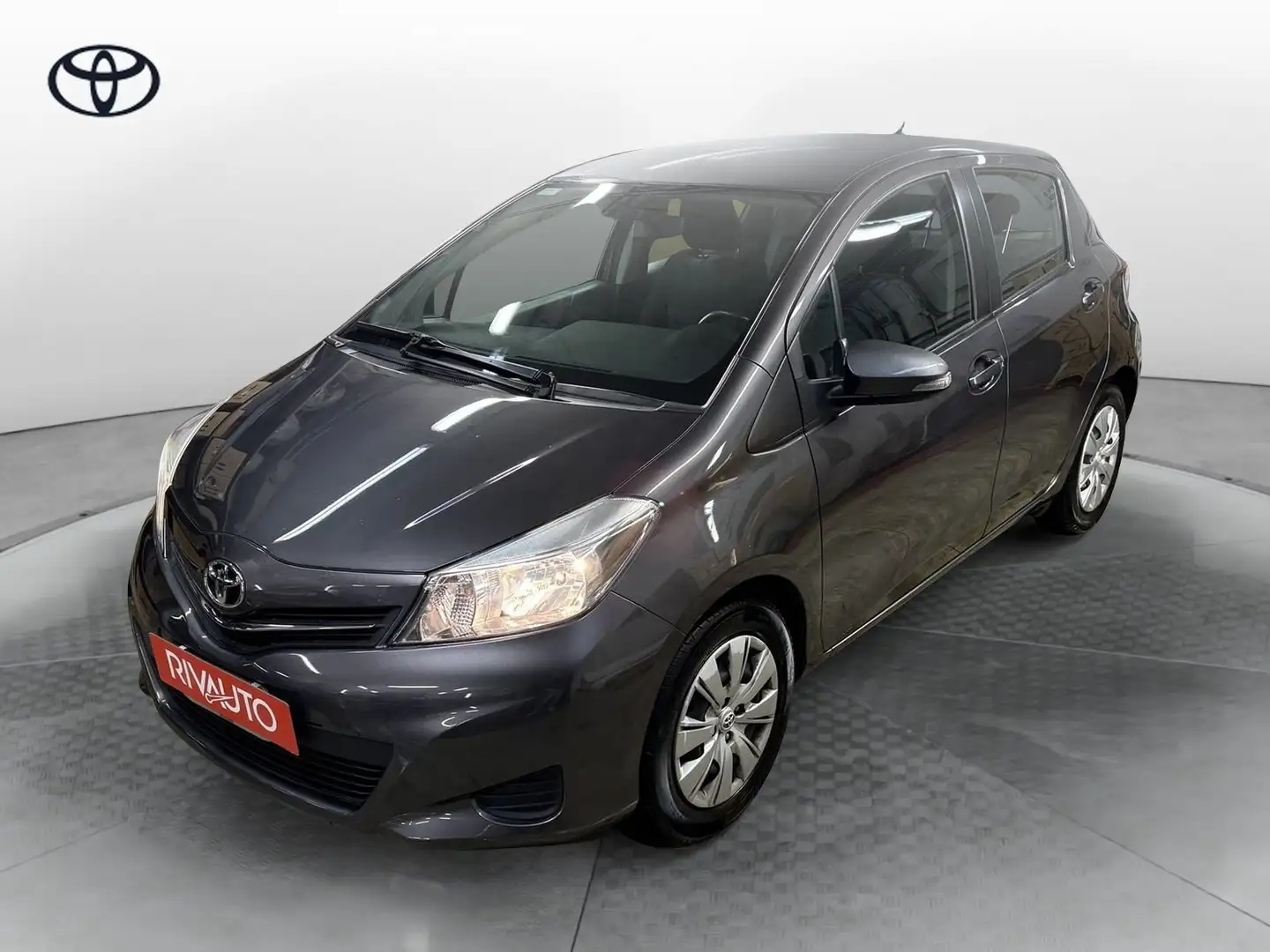 Toyota Yaris Yaris 1.3 5 porte Active Grijs - 1