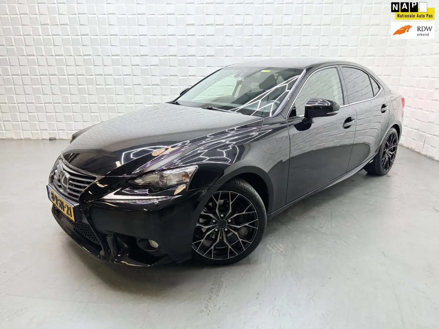 Lexus IS 300 300h Edition LEER KEYLESS PDC NAVI NAP Black - 1