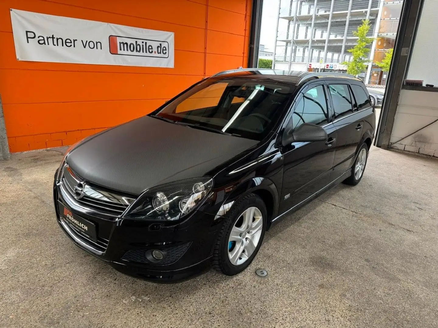 Opel Astra H 1.8 Caravan Innovation Bi Xenon OPC Line Schwarz - 1