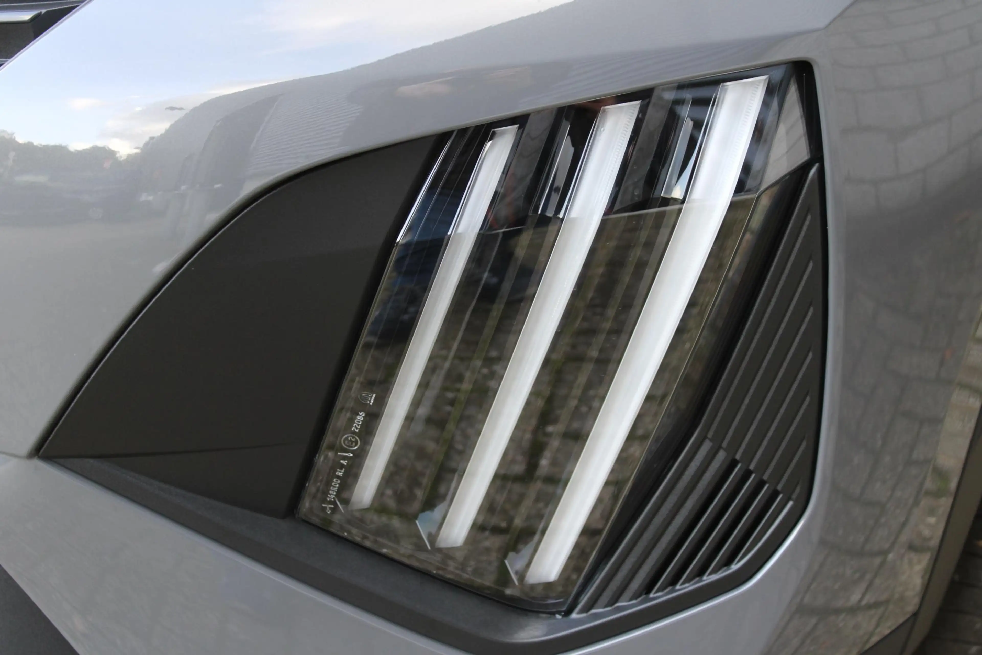 Peugeot e-2008 EV Business 54 kWh Elektrisch rijplezier, modern d — photo 11