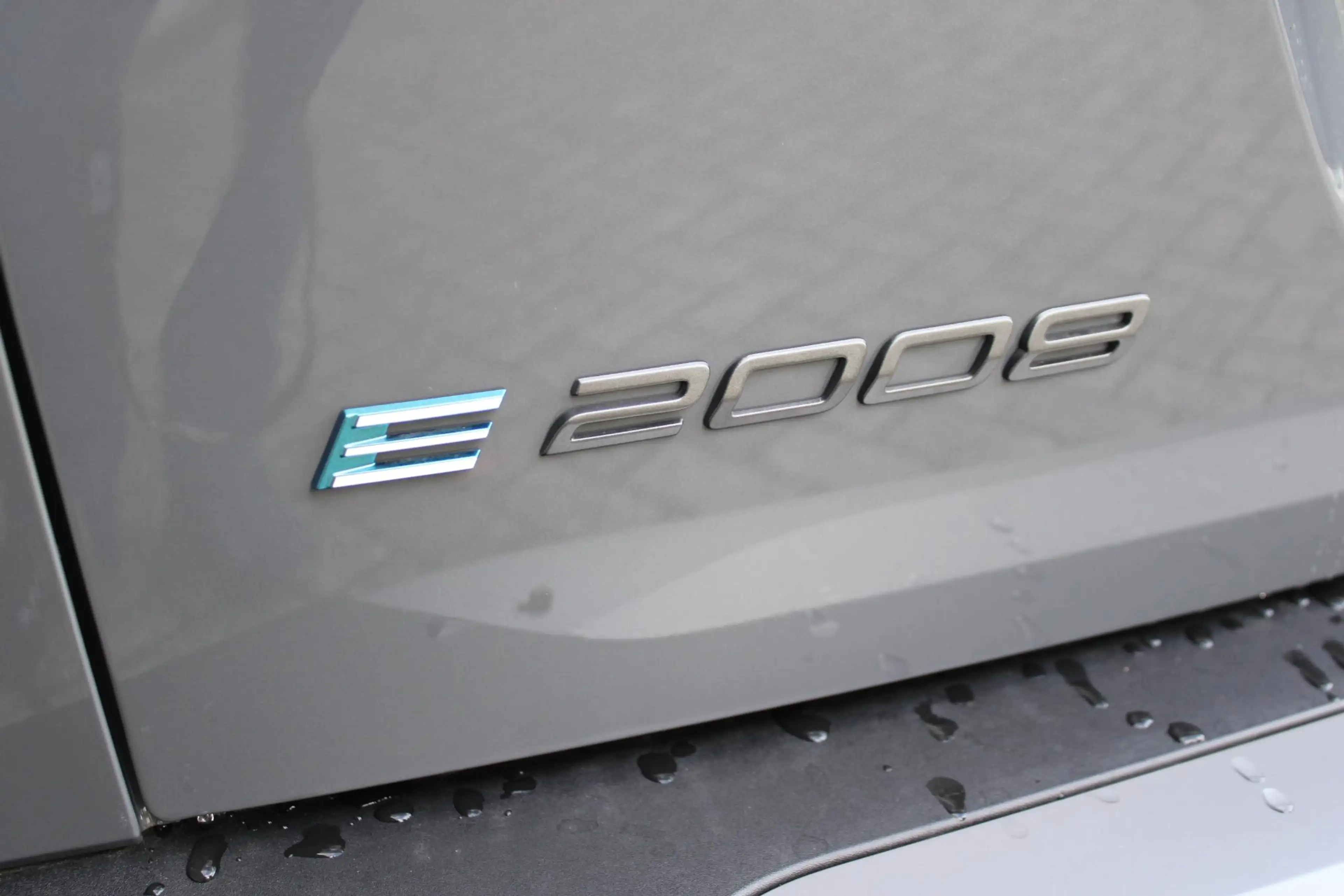 Peugeot e-2008 EV Business 54 kWh Elektrisch rijplezier, modern d — photo 6