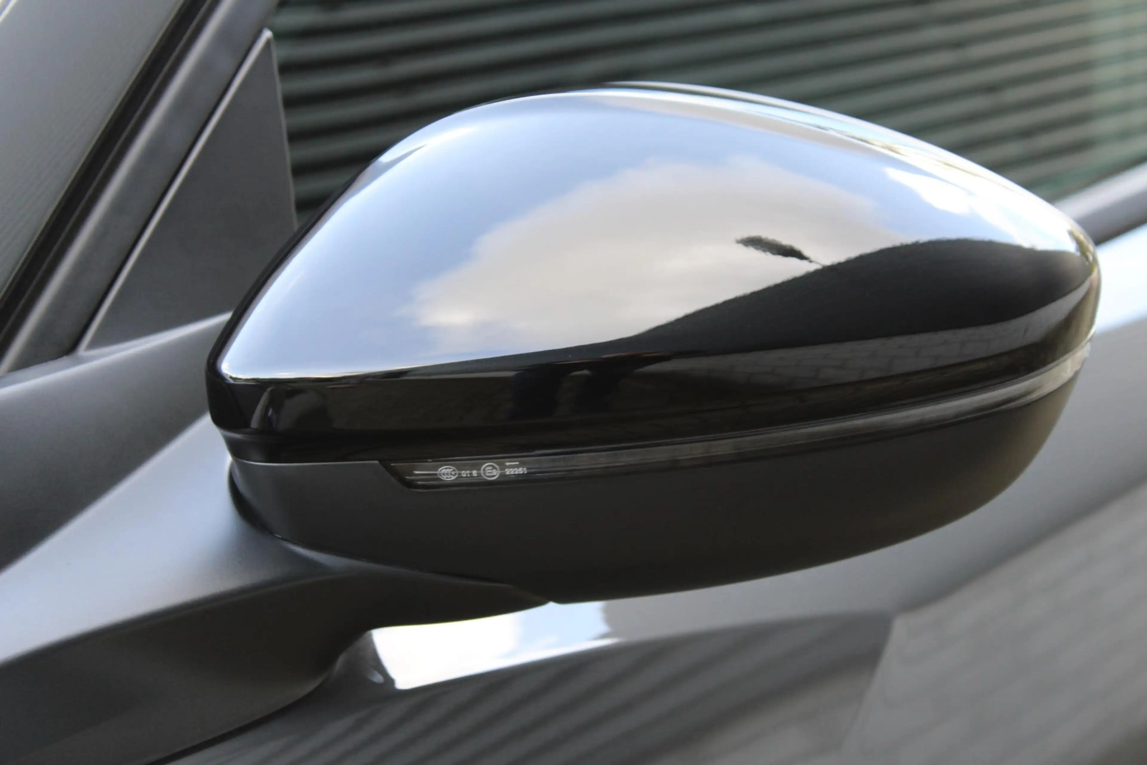Peugeot e-2008 EV Business 54 kWh Elektrisch rijplezier, modern d — photo 9