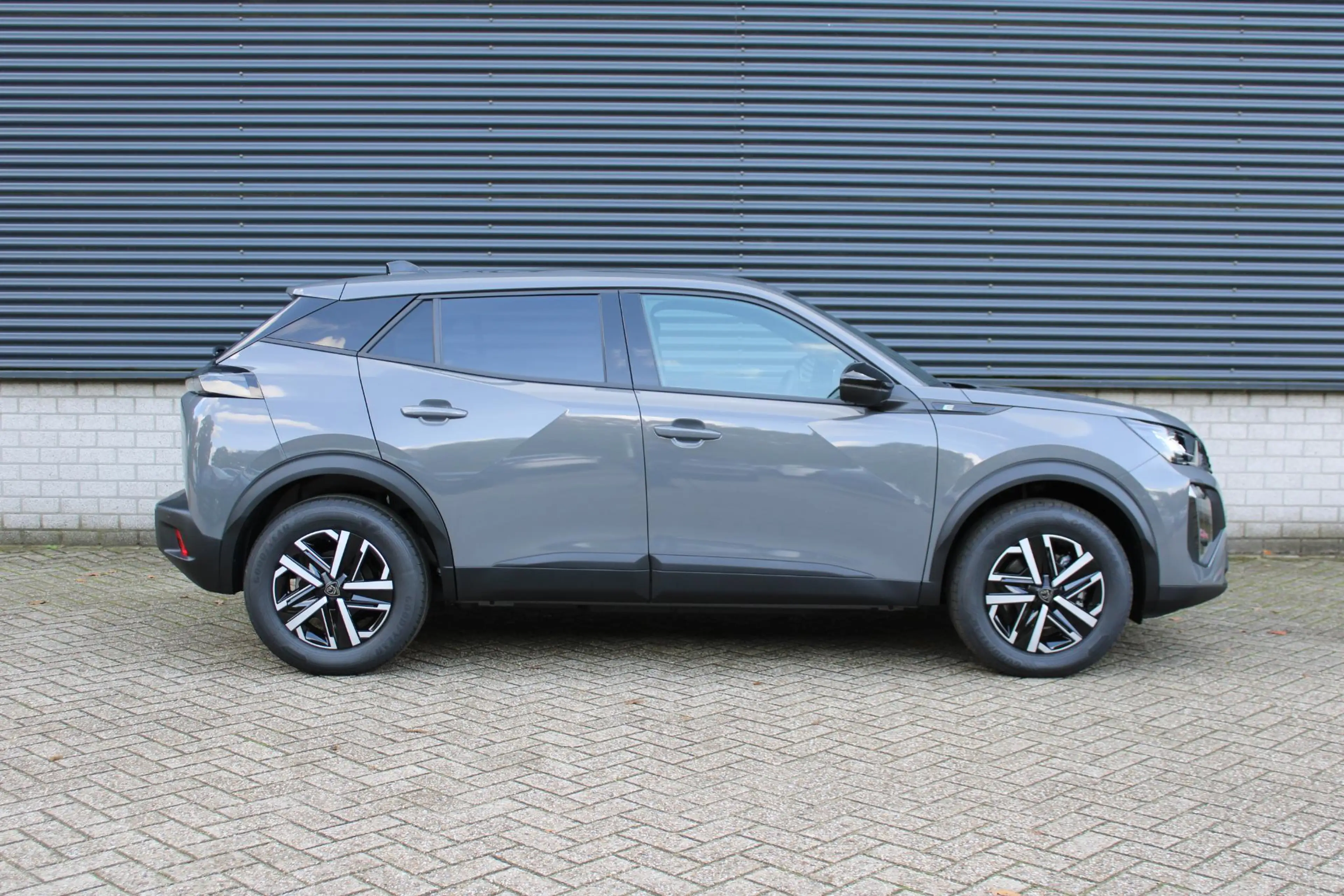 Peugeot e-2008 EV Business 54 kWh Elektrisch rijplezier, modern d — photo 5