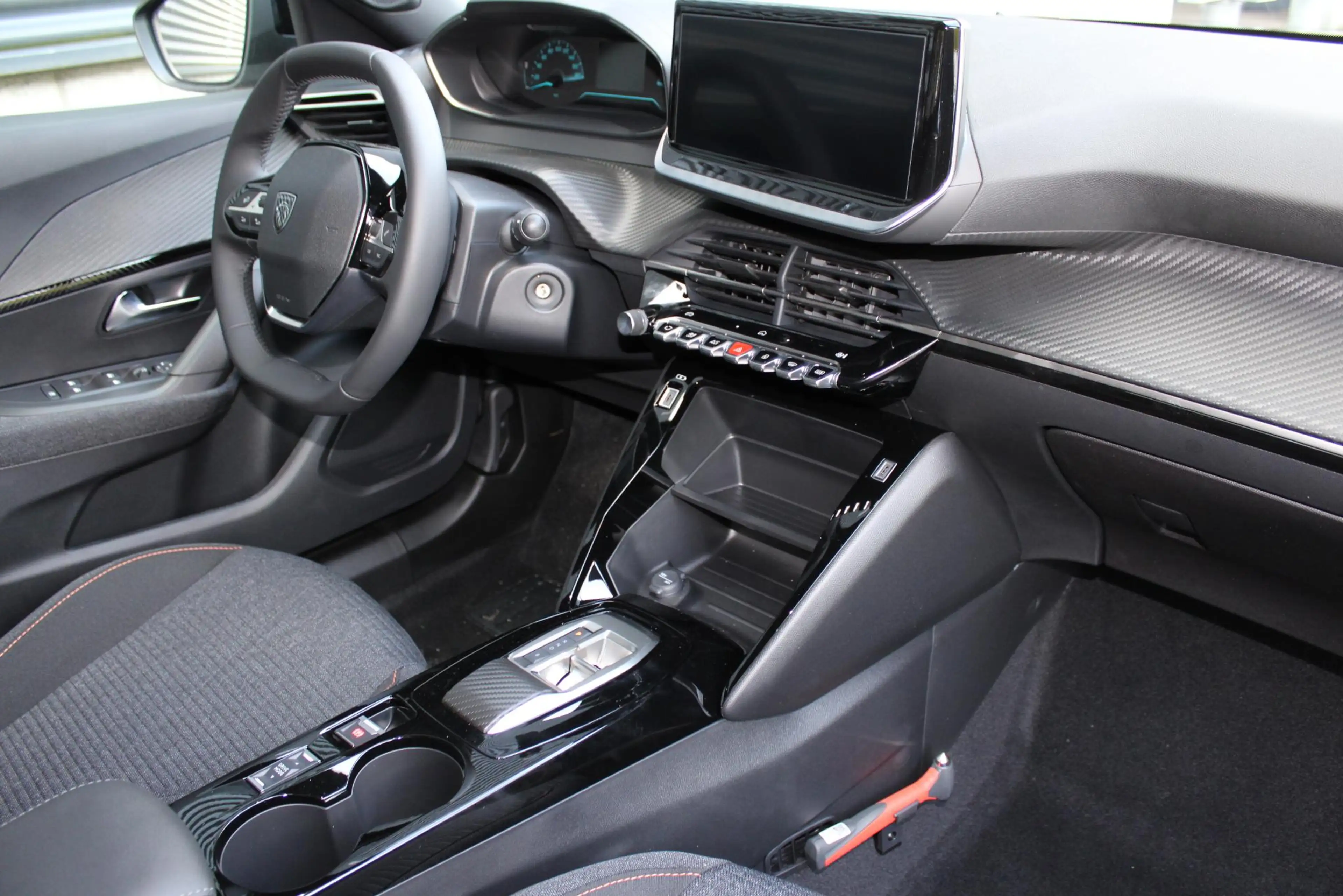 Peugeot e-2008 EV Business 54 kWh Elektrisch rijplezier, modern d — photo 15