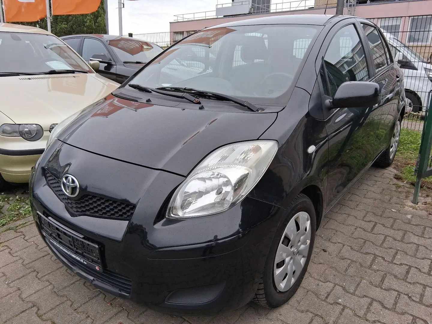 Toyota Yaris Sol Automatik Klima 4 Türen 1.Hand Noir - 1