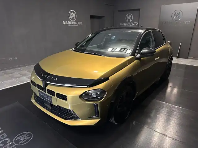 Lancia Ypsilon Hybrid e-DCT LX
