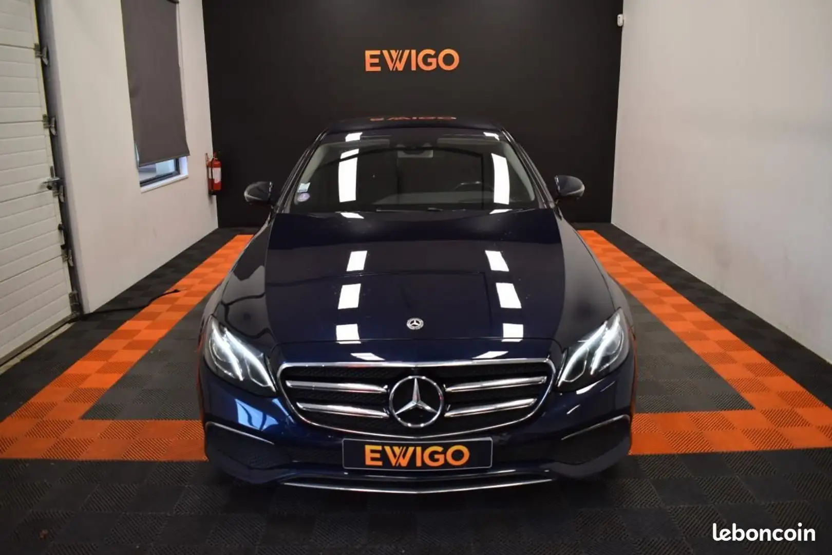 Mercedes-Benz E 300 Mercedes 300E 320ch HYBRID AVANTGARDE TVA À RÉCUP Синій - 2