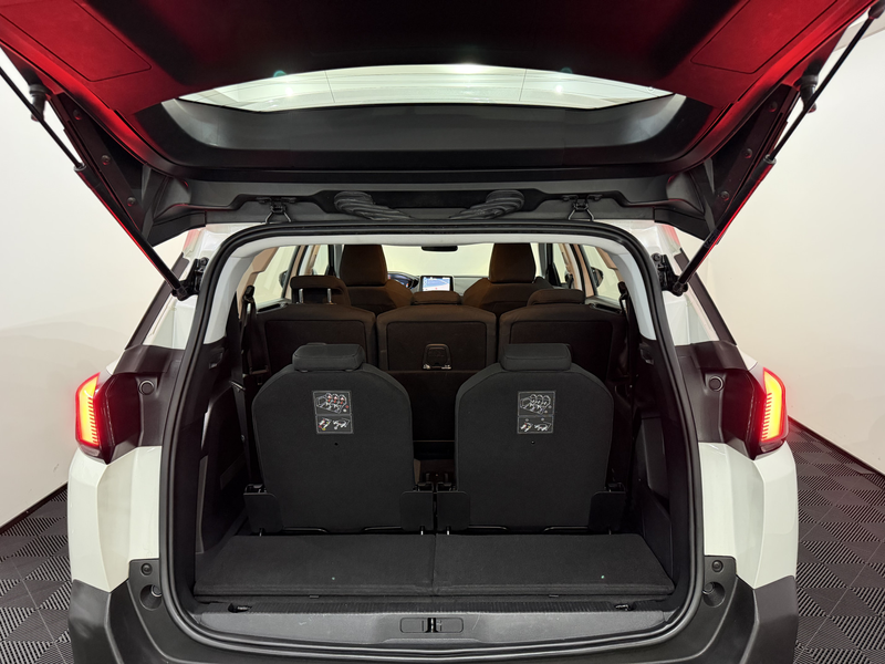 Peugeot 5008 1.2 PureTech Blue Lease Executive 7P Clima, Parkee — photo 29