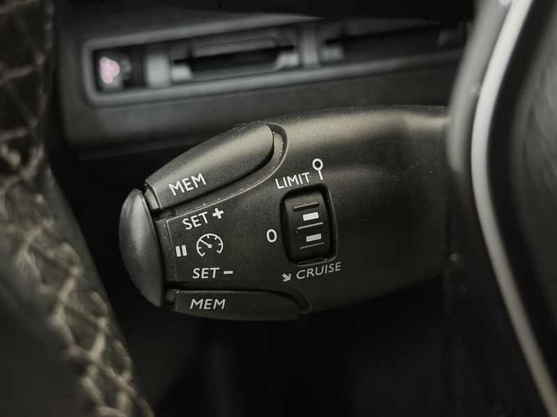 Peugeot 5008 1.2 PureTech Blue Lease Executive 7P Clima, Parkee — photo 28