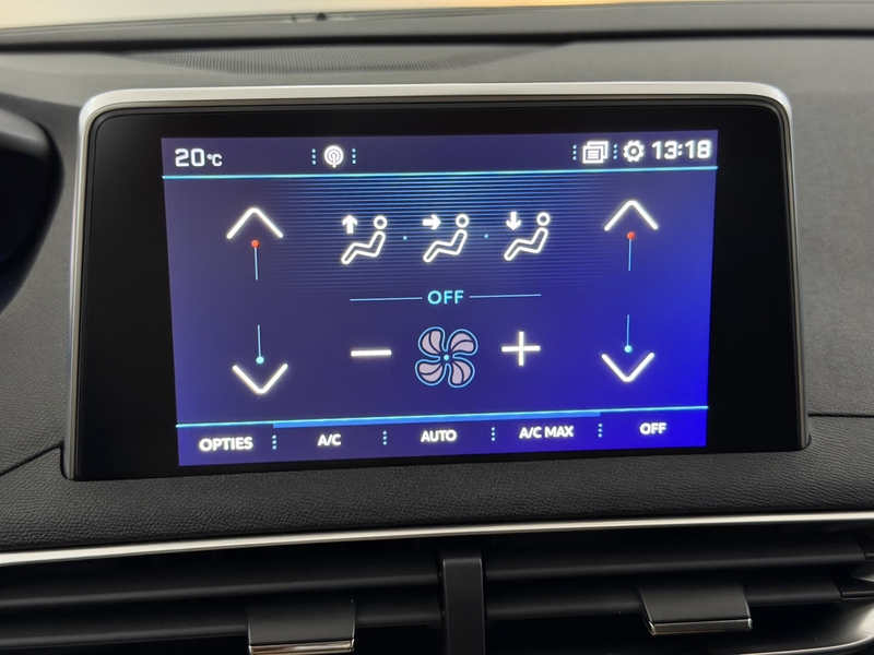Peugeot 5008 1.2 PureTech Blue Lease Executive 7P Clima, Parkee — photo 17