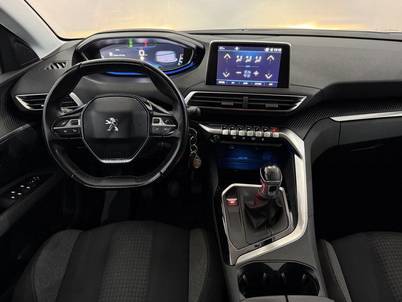 Peugeot 5008 1.2 PureTech Blue Lease Executive 7P Clima, Parkee — photo 12