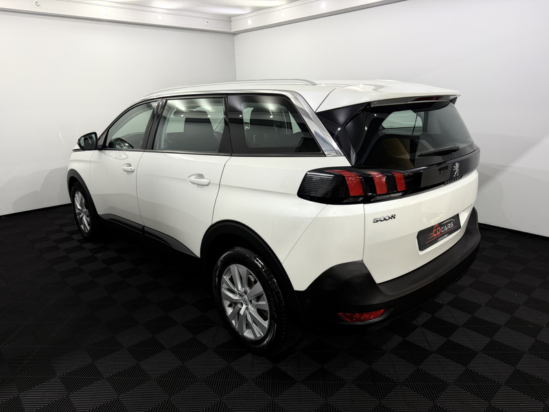 Peugeot 5008 1.2 PureTech Blue Lease Executive 7P Clima, Parkee — photo 4