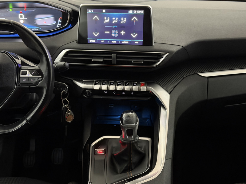 Peugeot 5008 1.2 PureTech Blue Lease Executive 7P Clima, Parkee — photo 13