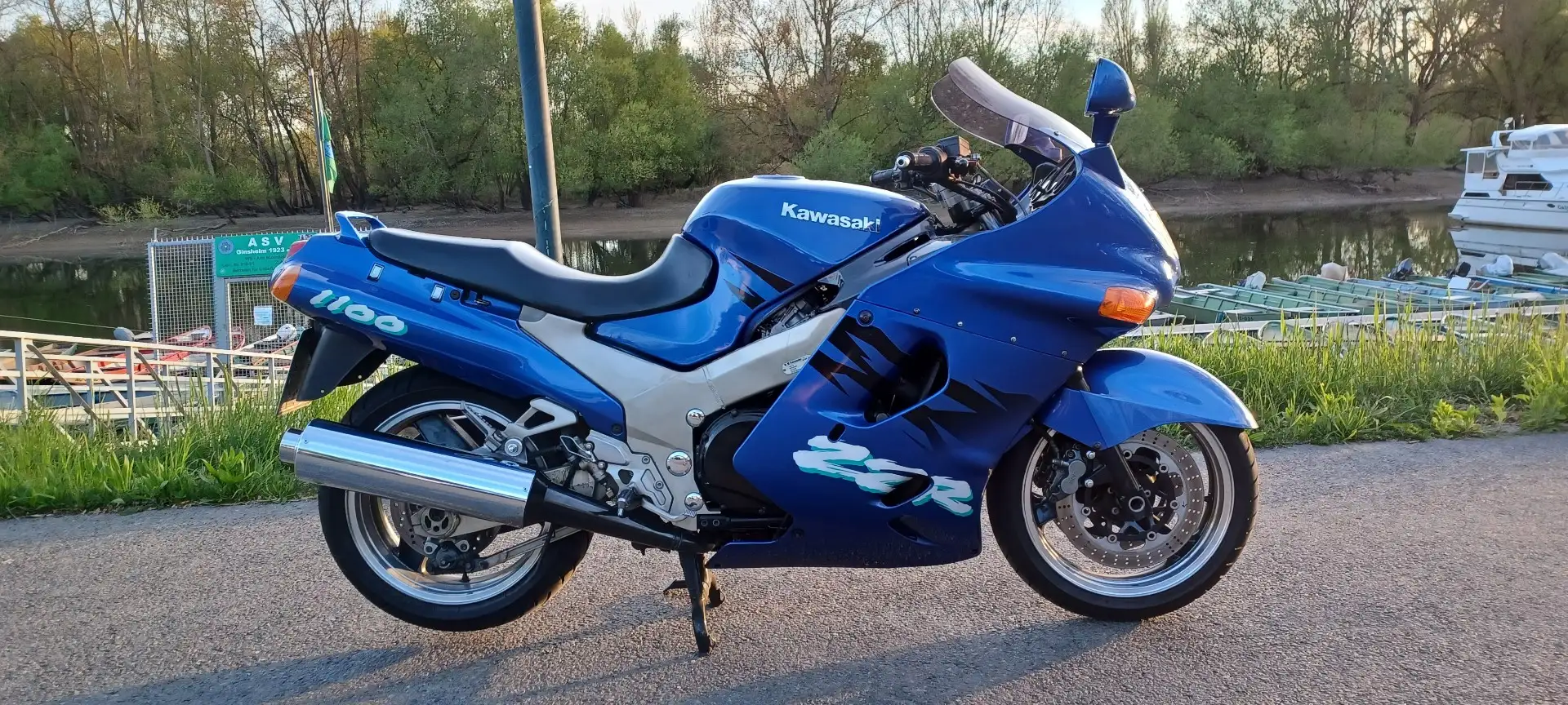 Kawasaki ZZR 1100 Blue - 1