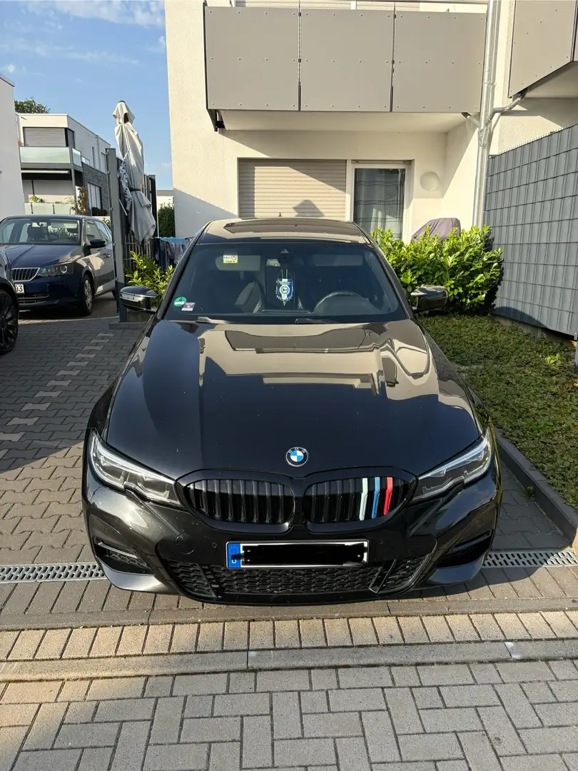 BMW 320 320 d M Sport Schwarz - 1