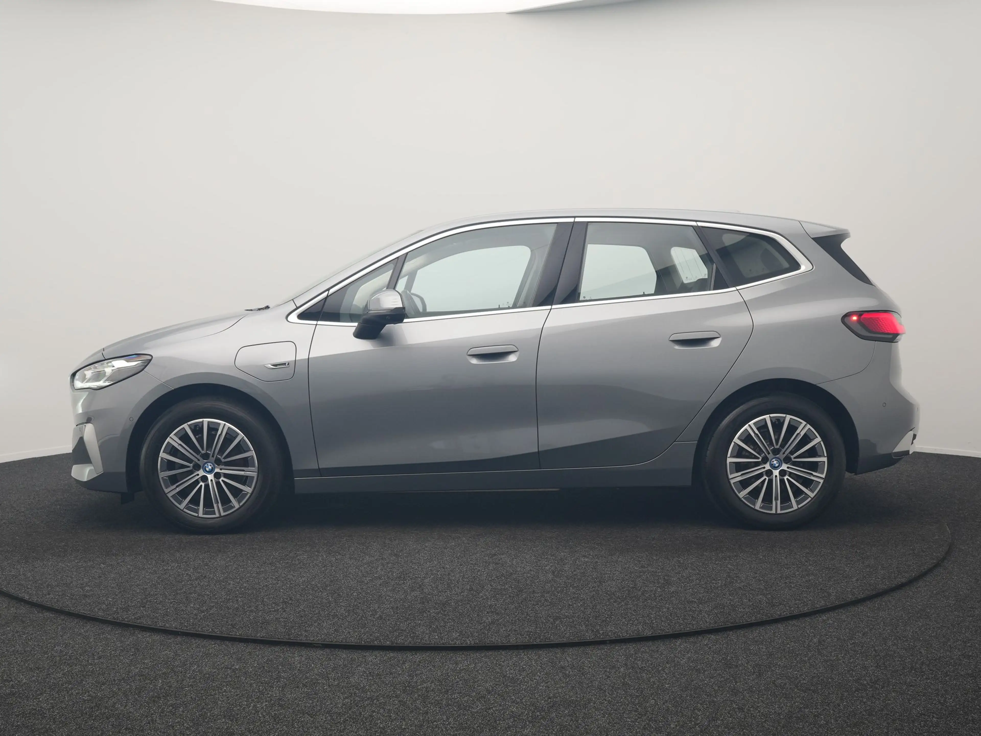 BMW 225 2-serie Active Tourer 225e xDrive Luxury Line PHEV — photo 2