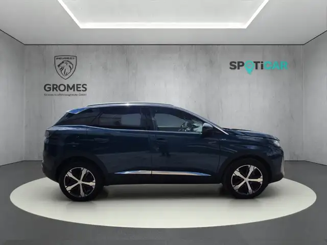 Peugeot 3008 view 2