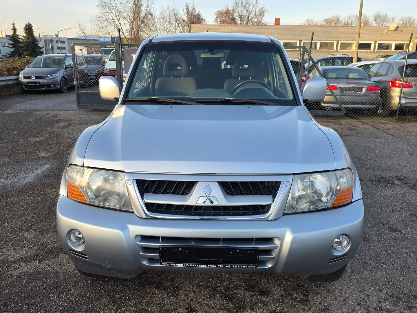 Mitsubishi Pajero 3.2 DI-D Liberty 4x4 Automatik Klimaanlage Alufelg Grau - 2