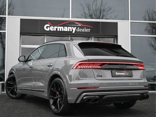Audi Q8 view 15