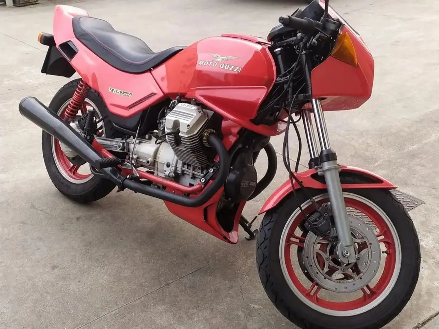 Moto Guzzi V 65 Lario Kırmızı - 1